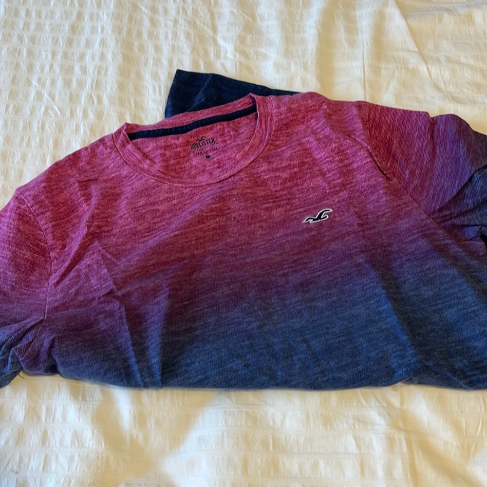 Hollister t-shirt